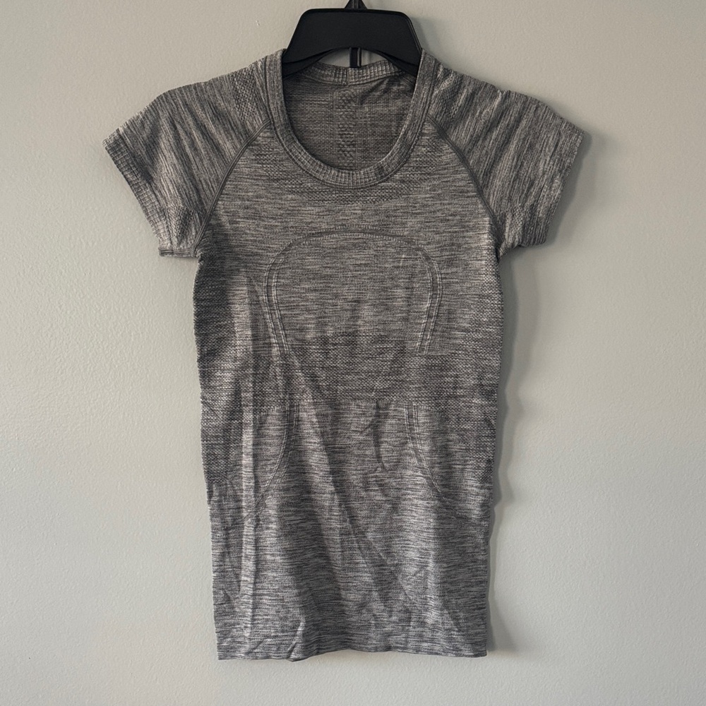Lululemon Swiftly Tech Top Gym Workout Training Grey Size 4 Women